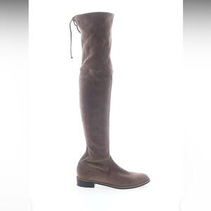 Stuart Weitzman sued boots 9.5